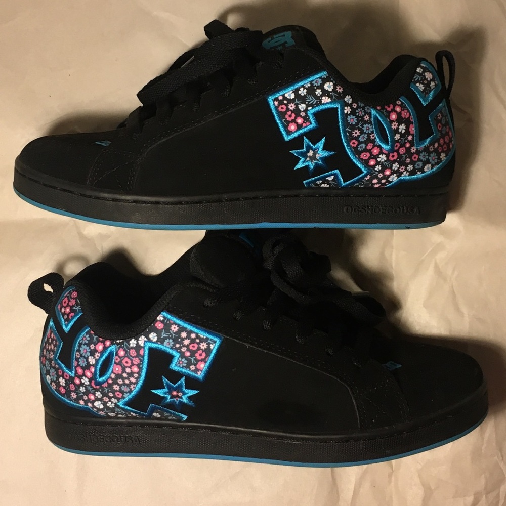 DC women’s skate shoes size 7W